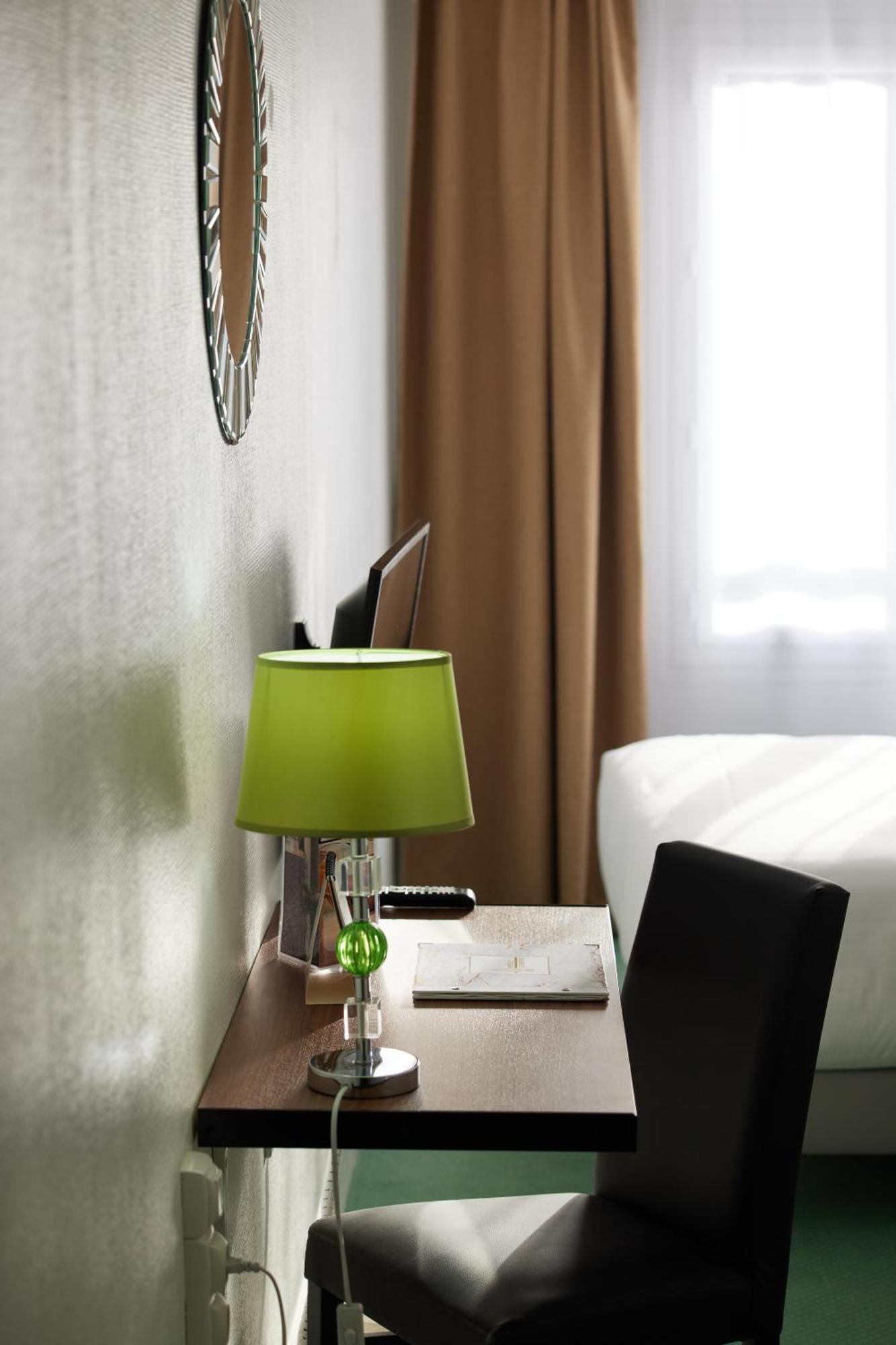 Hotel Le Beffroi Dreux Zewnętrze zdjęcie