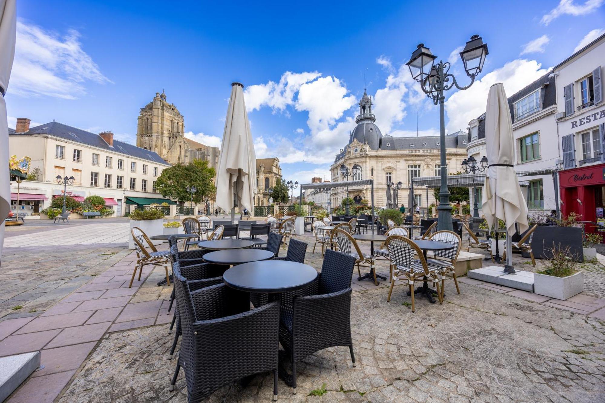 Hotel Le Beffroi Dreux Zewnętrze zdjęcie