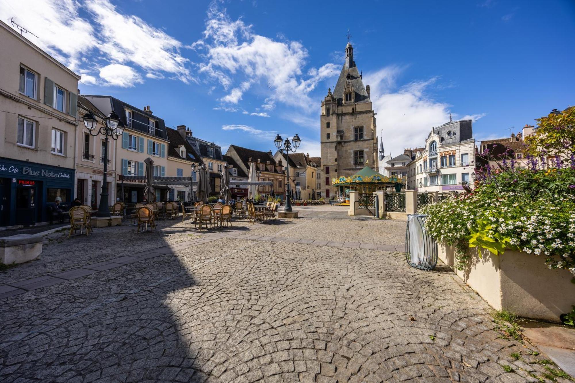 Hotel Le Beffroi Dreux Zewnętrze zdjęcie