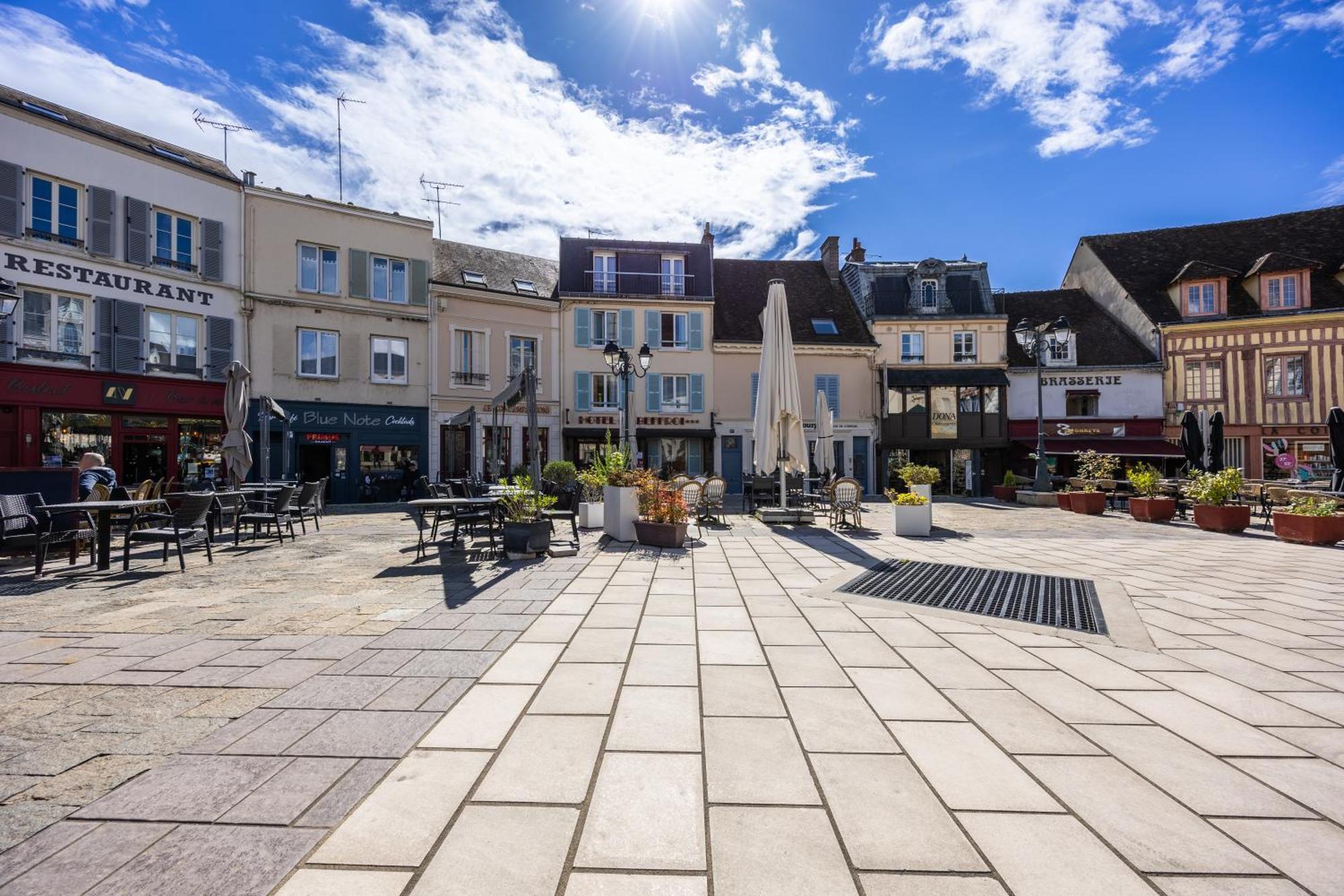 Hotel Le Beffroi Dreux Zewnętrze zdjęcie