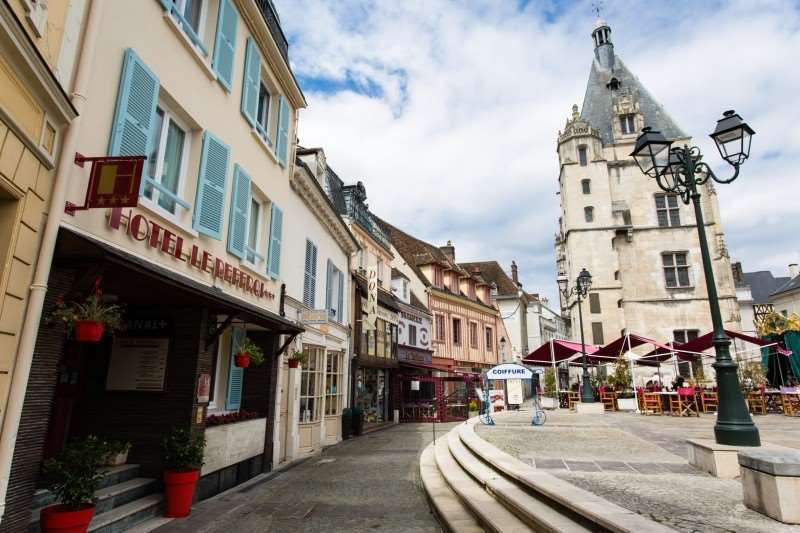 Hotel Le Beffroi Dreux Zewnętrze zdjęcie