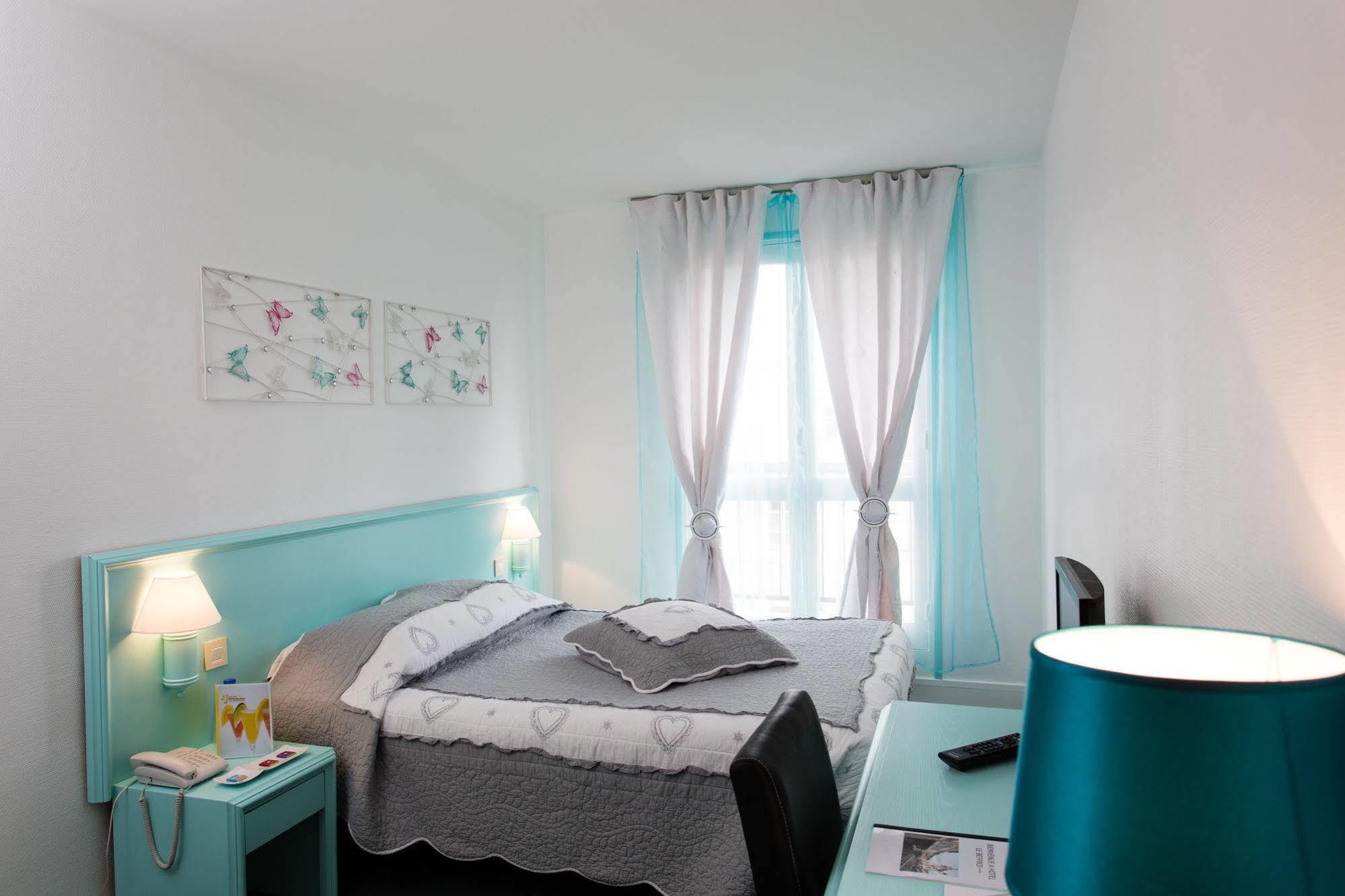 Hotel Le Beffroi Dreux Zewnętrze zdjęcie