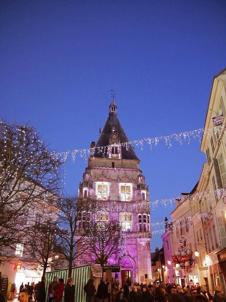 Hotel Le Beffroi Dreux Zewnętrze zdjęcie